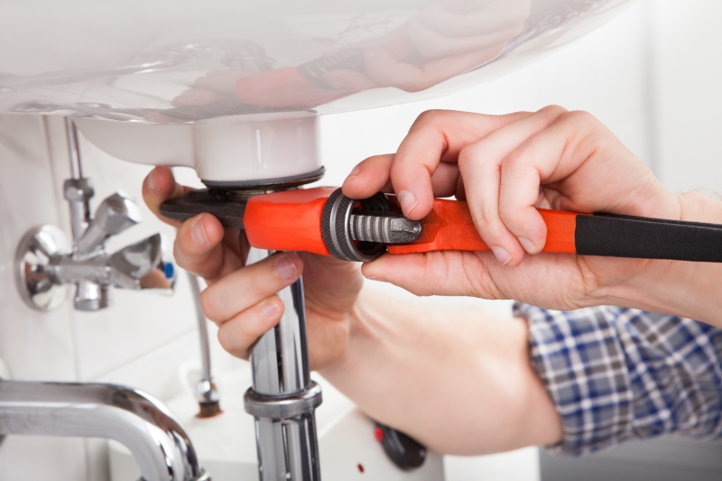 Emergency plumber attending a job in Chingford